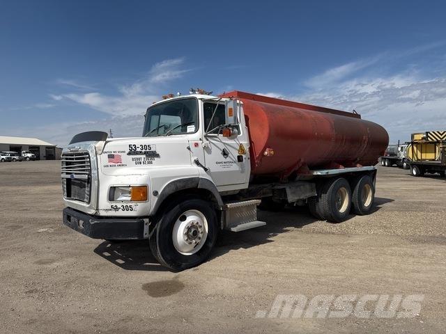 Ford L9000 Water bowser