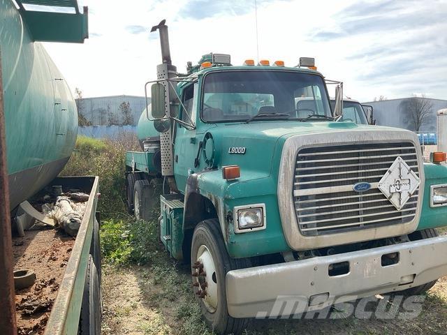 Ford L9000 Water bowser