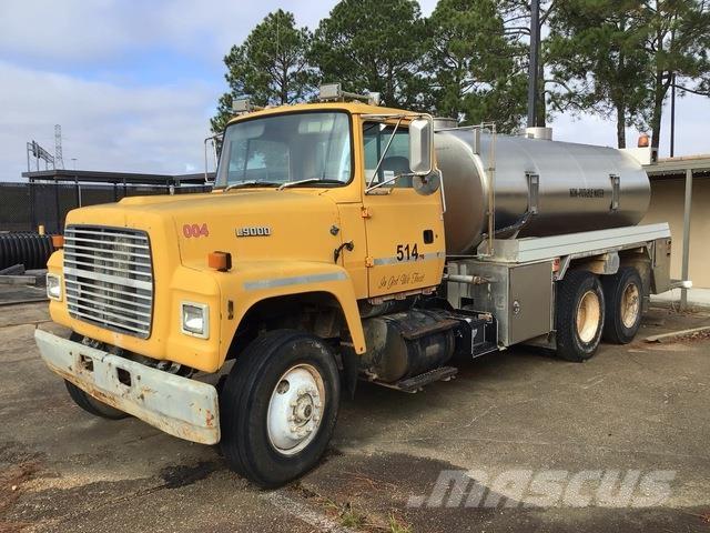 Ford L9000 Water bowser