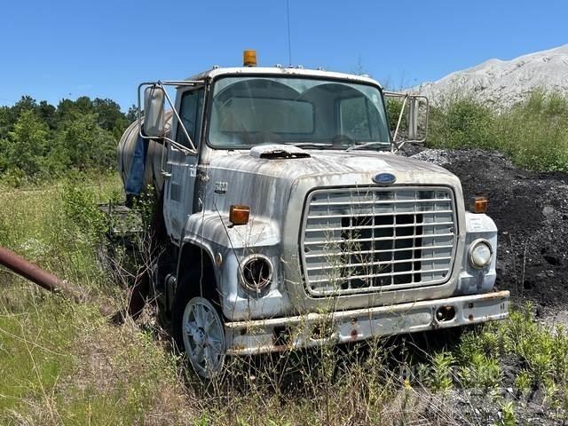 Ford LN7000 Water bowser