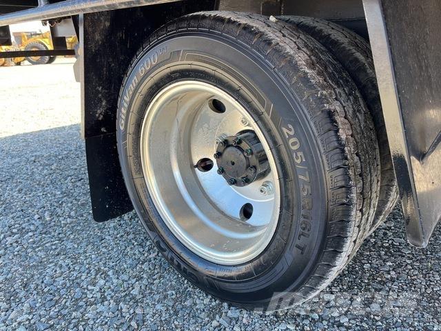 Foton T5 Flatbed / Dropside trucks