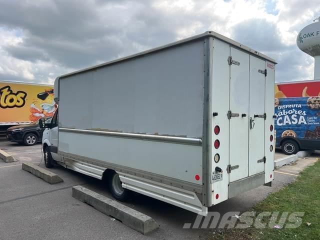 Freightliner  Panel vans