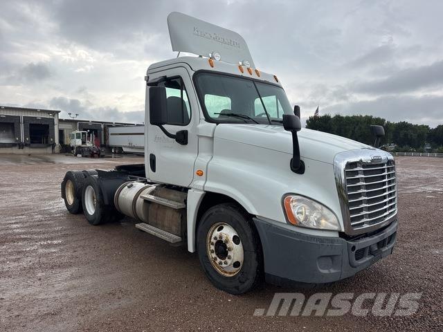 Freightliner  Prime Movers