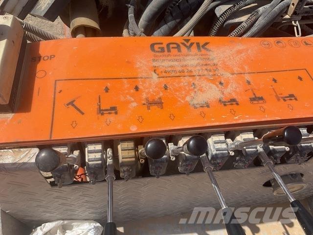  Gayk HRE3000 Vibratory pile drivers