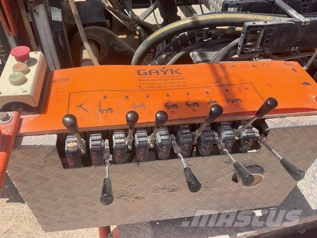  Gayk HRE3000 Vibratory pile drivers