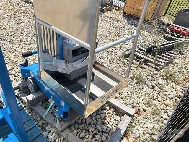 Genie AWP-25S Used Personnel lifts and access elevators