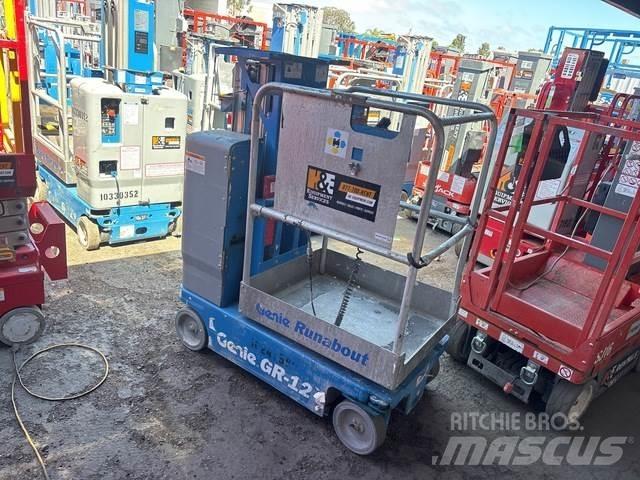 Genie GR-12 Used Personnel lifts and access elevators