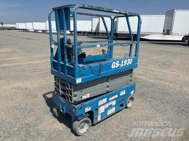 Genie GS-1930 Scissor lifts