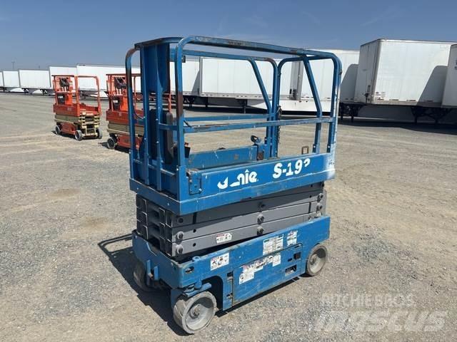 Genie GS-1930 Scissor lifts