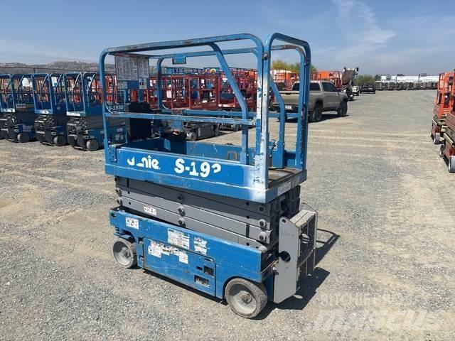 Genie GS-1930 Scissor lifts