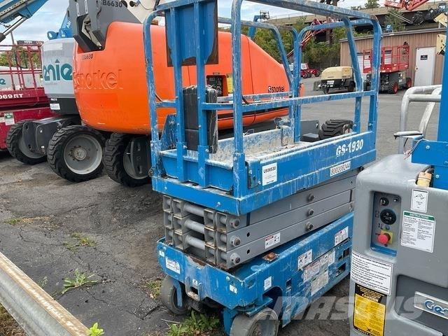 Genie GS-1930 Scissor lifts