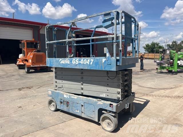 Genie GS-4047 Scissor lifts