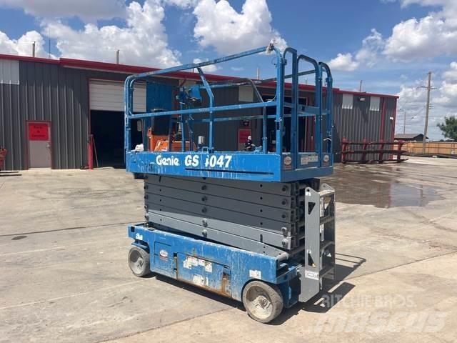 Genie GS-4047 Scissor lifts