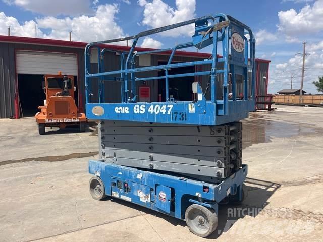 Genie GS-4047 Scissor lifts