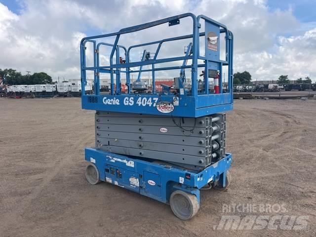 Genie GS-4047 Scissor lifts