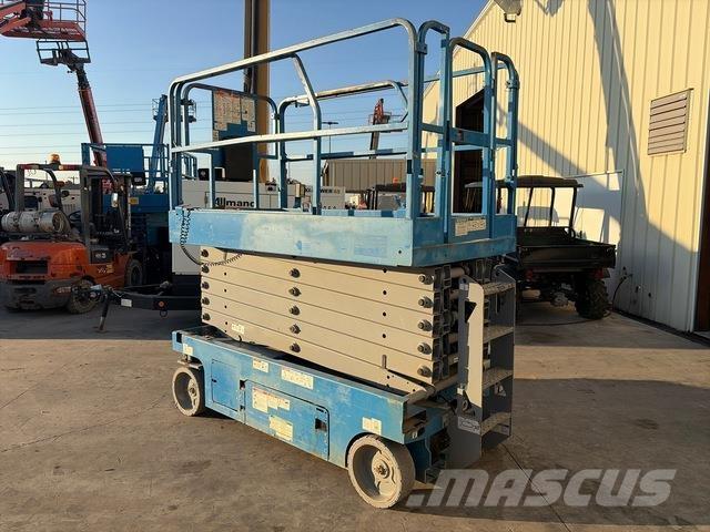 Genie GS-4047 Scissor lifts