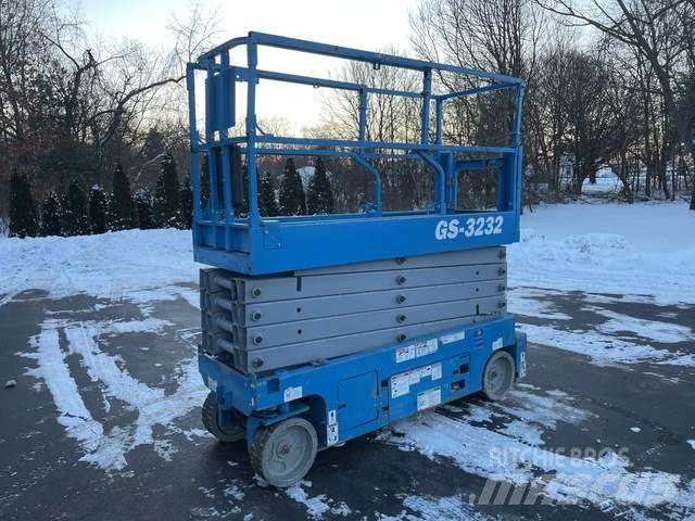 Genie GS3232 Scissor lifts