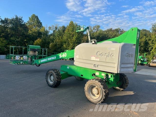 Genie S-40 Telescopic boom lifts