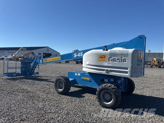 Genie S-45 Telescopic boom lifts
