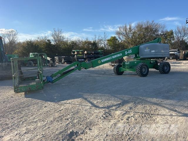 Genie S-45 Telescopic boom lifts