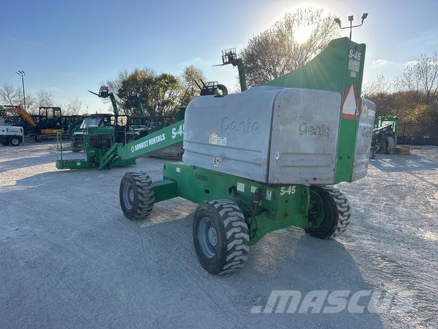 Genie S-45 Telescopic boom lifts