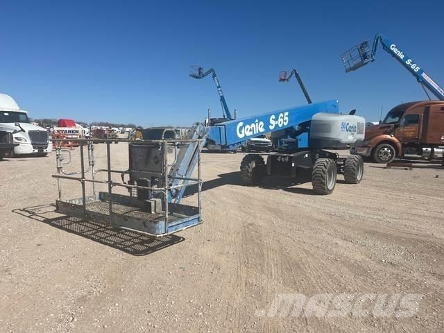 Genie S-65 Telescopic boom lifts