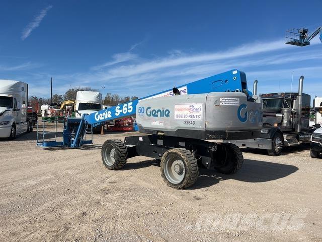 Genie S-65 Telescopic boom lifts