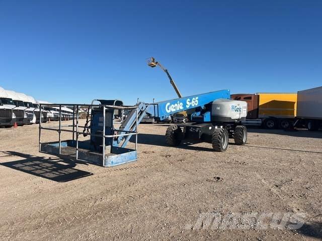 Genie S-65 Telescopic boom lifts