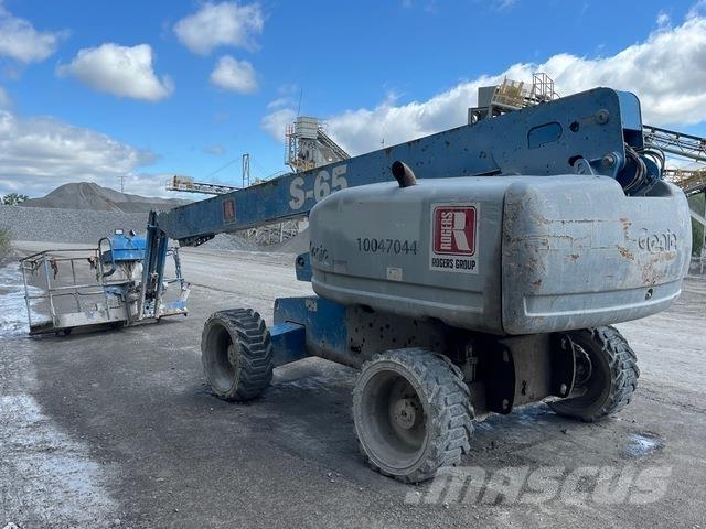 Genie S-65 Telescopic boom lifts