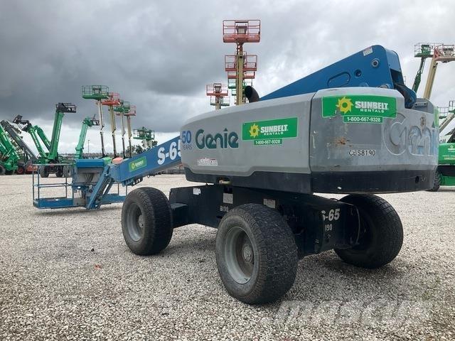 Genie S-65 Telescopic boom lifts