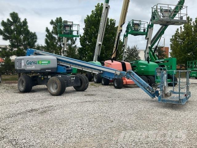 Genie S-65 Telescopic boom lifts