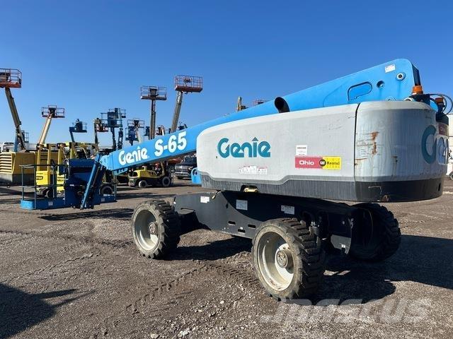 Genie S-65 Telescopic boom lifts