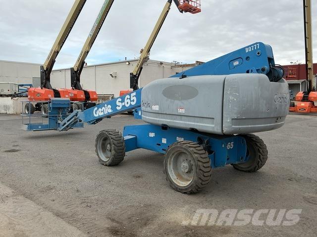 Genie S-65 Telescopic boom lifts