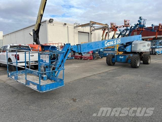 Genie S-85 Telescopic boom lifts