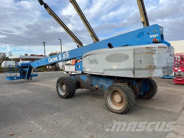 Genie S-85 Telescopic boom lifts
