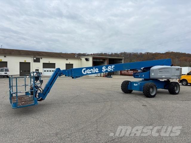 Genie S-85 Telescopic boom lifts