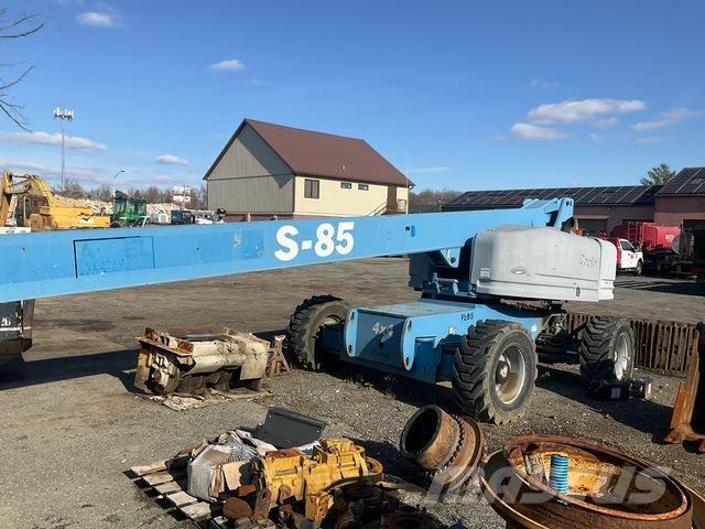 Genie S85 Telescopic boom lifts