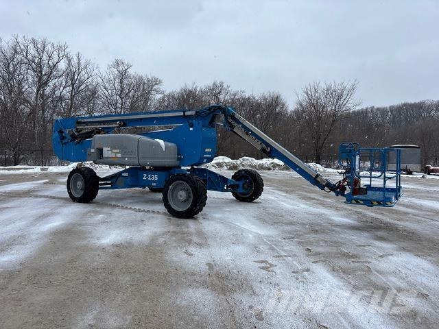 Genie Z-135/70 Articulated boom lifts