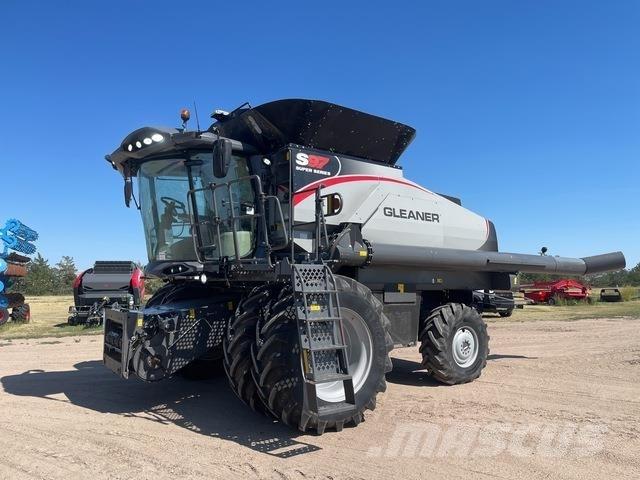 Gleaner S97 Combine harvesters