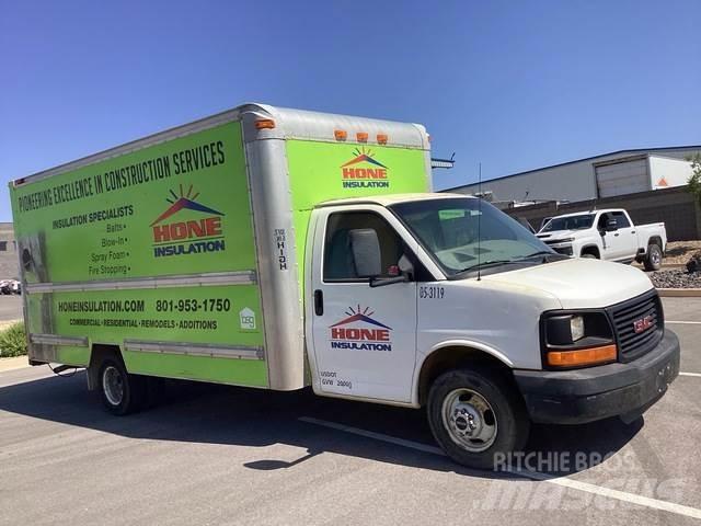 GMC C3500 Box trucks