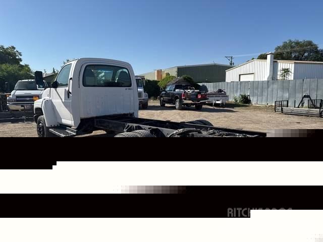 GMC C5500 Cabins and interior