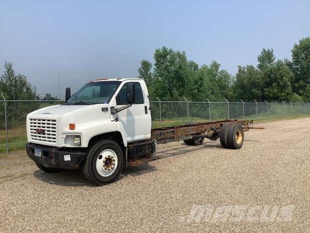 GMC C7500 Cabins and interior