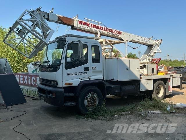 GMC T7500 Truck mounted platforms
