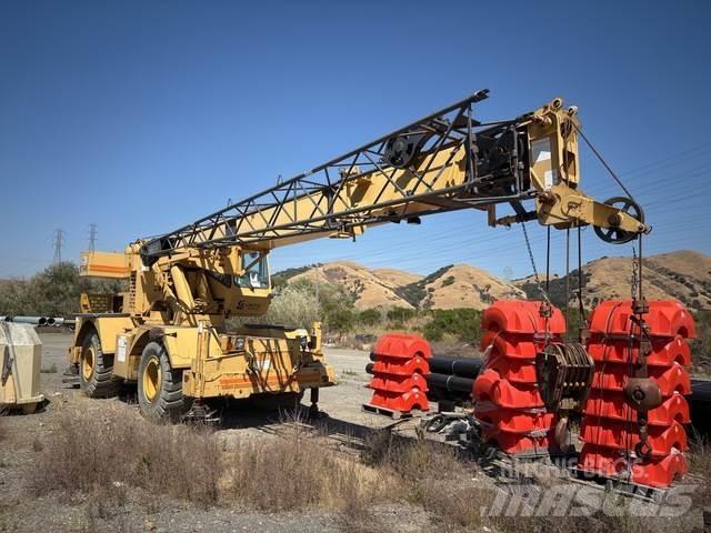 Grove RT528C Rough terrain cranes