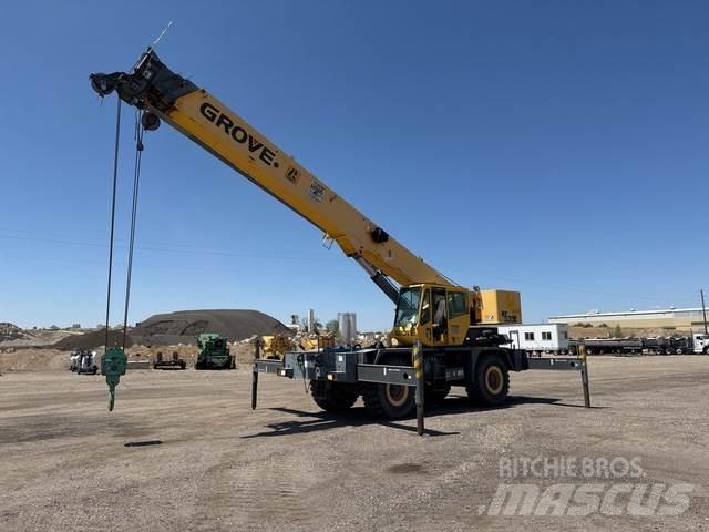 Grove RT535E Rough terrain cranes