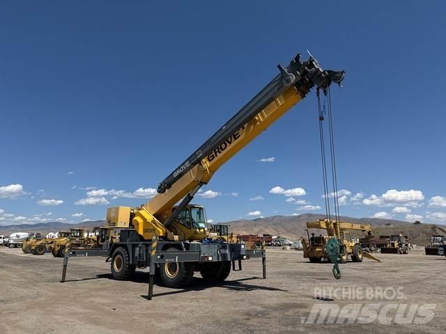 Grove RT535E Rough terrain cranes