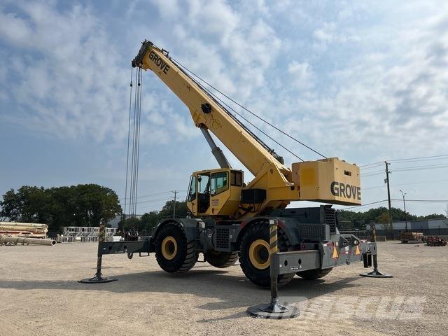 Grove RT700E Rough terrain cranes