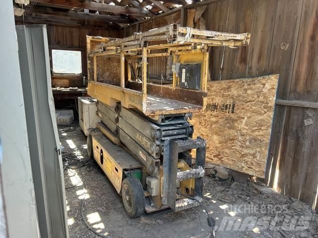 Grove SM3184XT Scissor lifts