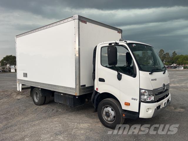 Hino 921 Box trucks