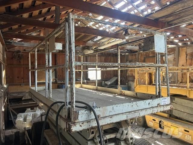 Hunter 2560 Scissor lifts